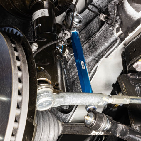 Signs of a Worn or Damaged Sway Bar Link and Bushing